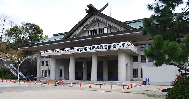 祭場屋根・天井耐震補強工事始まる